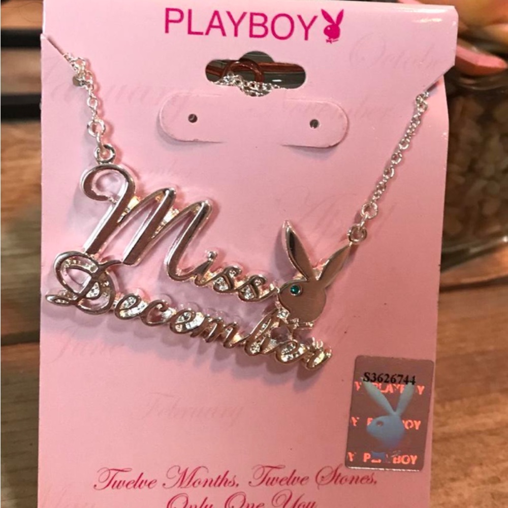 ISO MISS DECEMBER NECKLACE